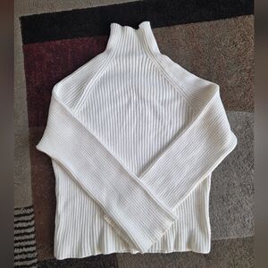 Elegant White Ribbed Women's Turtleneck Sweater